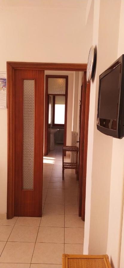 Appartamento Marcella A Due Passi Dal Mare Marcelli Bagian luar foto